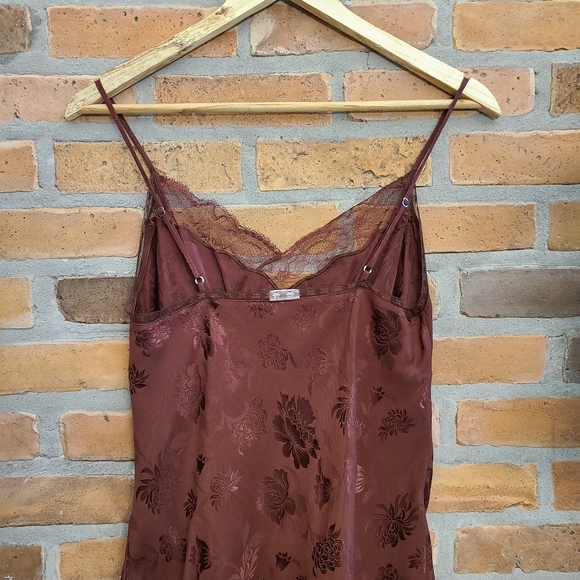 Aritzia Wilfred blouse, small, burgundy - Picture 3 of 4